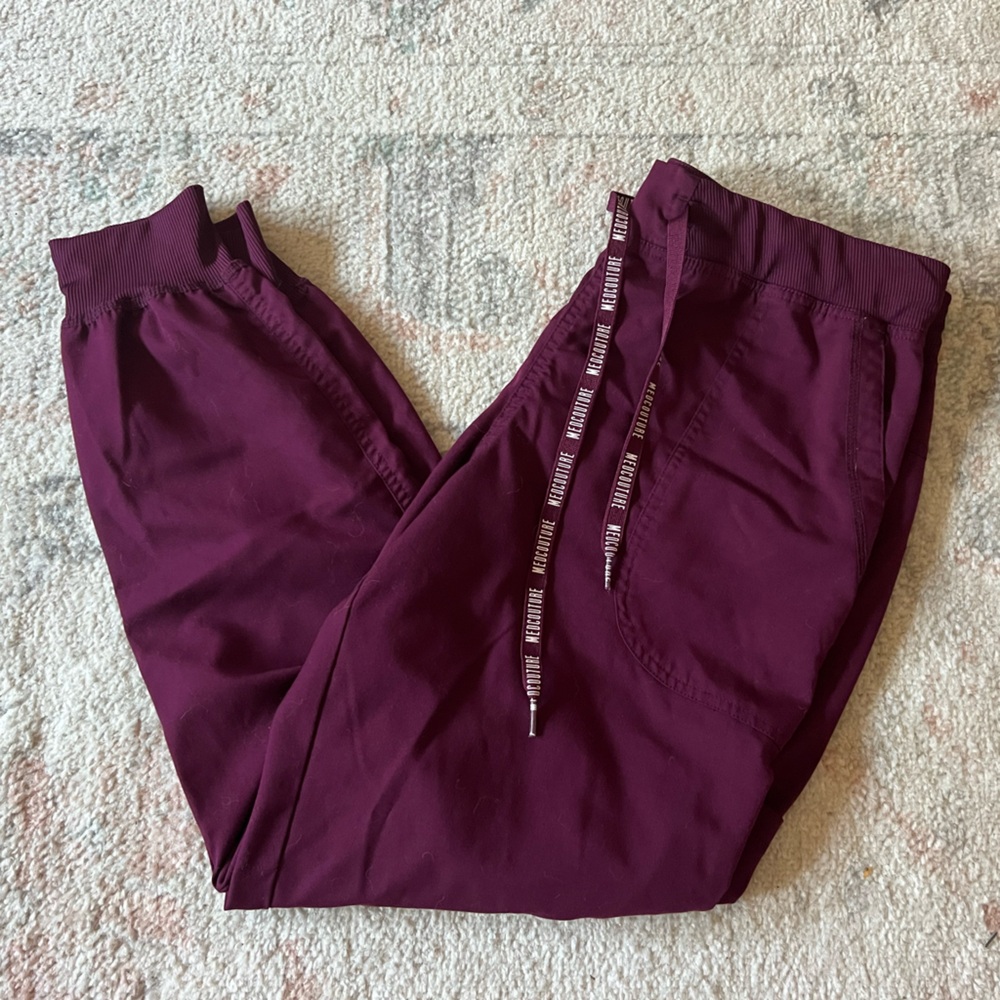 SET OF SCRUB PANTS